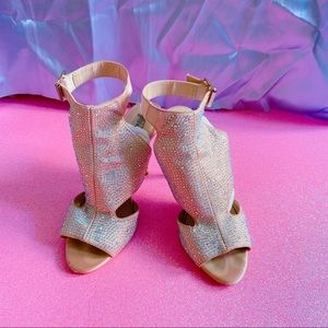 preowned STEVE MADDEN rainbow crystal heels size 9